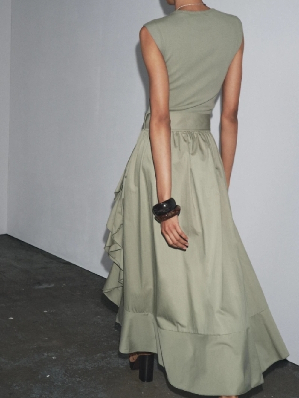 Zara Sage Green Sleeveless Midi Dress with Statement Buckle - Picture 3 of 8